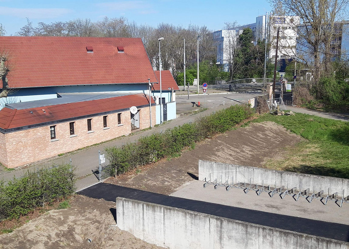 Vue sur la nouvelle entrée côté nord, campus de la Meinau