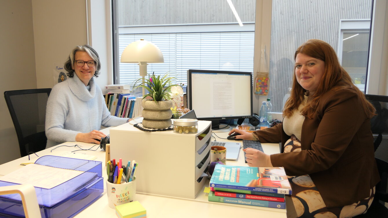 <strong>Nathalie Durgetto et Delphine Burgun dans leur bureau à l'INSPE | Crédit photo : Annalena Meyer-Freund, Unistra</strong> Nathalie Durgetto et Delphine Burgun dans leur bureau à l'INSPE | Crédit photo : Annalena Meyer-Freund, Unistra